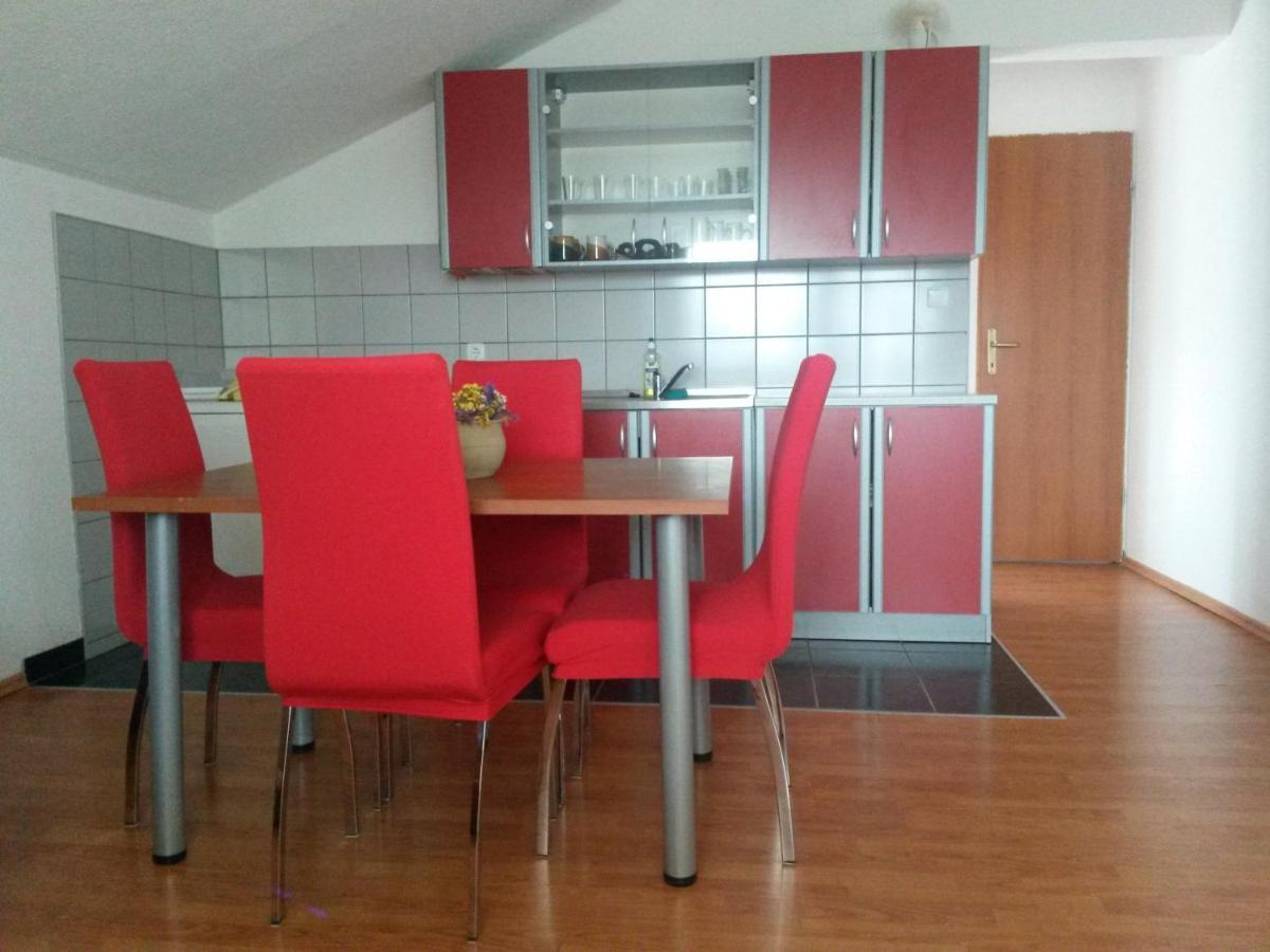 Apartments 4M Gornji Karin Exteriör bild