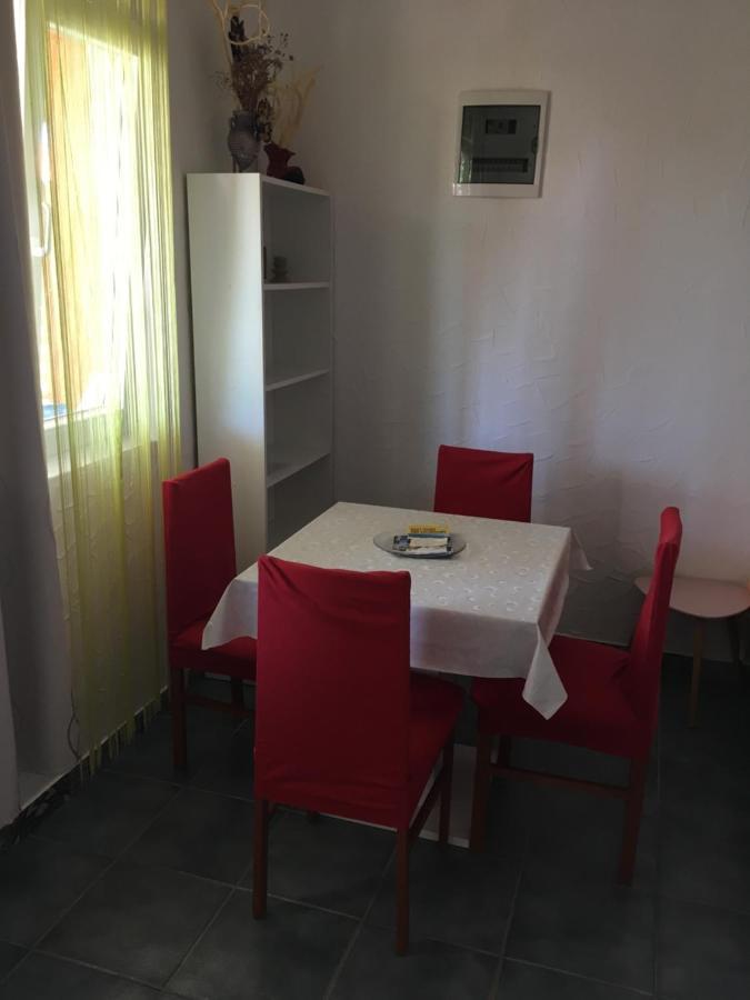 Apartments 4M Gornji Karin Exteriör bild